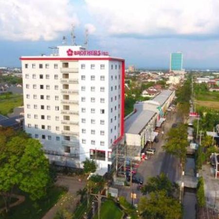Brothers Inn Sukoharjo Экстерьер фото
